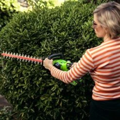 Greenworks 40v Hedge Trimmer With 2Ah Battery And Charger -Garden Bulbs Store 180282 4