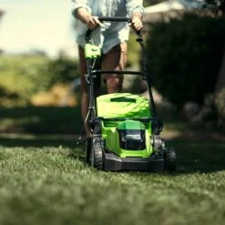 Greenworks 40v 40cm Walk Behind Mower With 2 X 2Ah Batteries And Charger -Garden Bulbs Store 180287 4